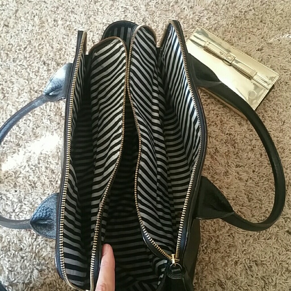 SOLD Kate Spade Lydia Purse - Picture 3 of 4
