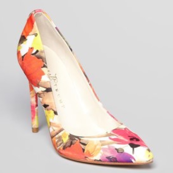 IVANKA TRUMP Kayden 2 Orange Multi Floral Pumps - Picture 3 of 3