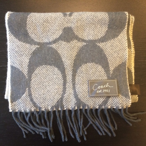 Coach Warm wool Scarf grey white
