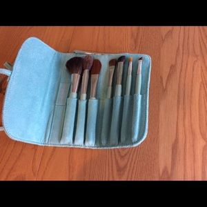 Make up brush set.