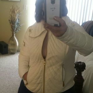 Michael Kors puff jacket like new.