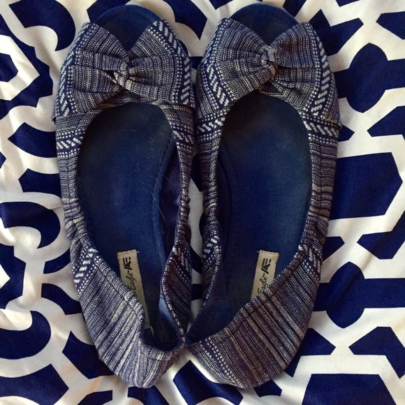 American Eagle Peep Toe Blue Flats