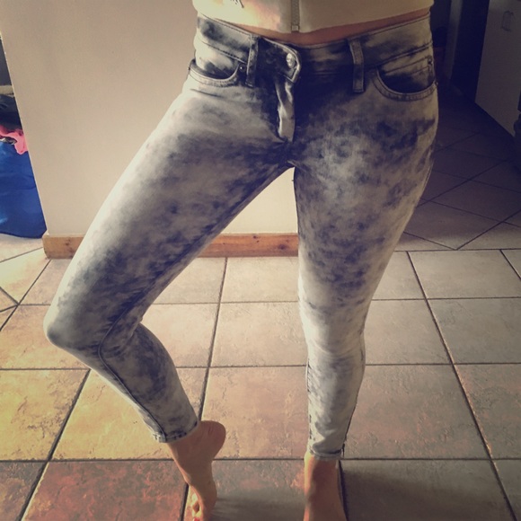 Acid Wash BEBE Skinny Jean