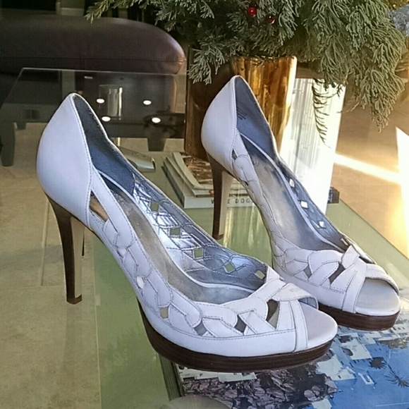 GUESS by Marciano shoes - Picture 2 of 4