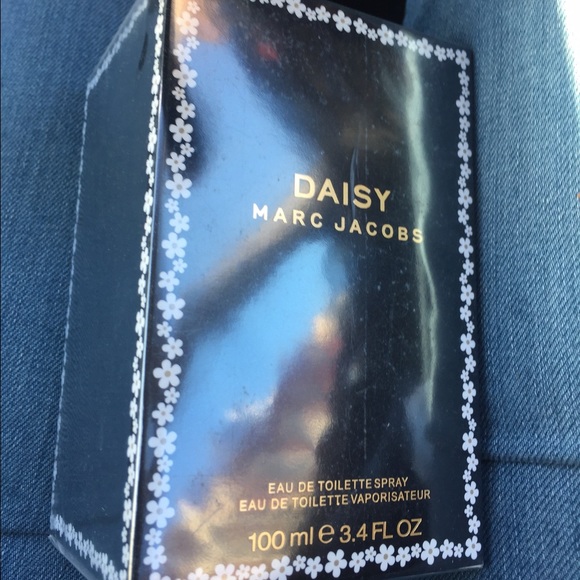 Marc Jacobs daisy