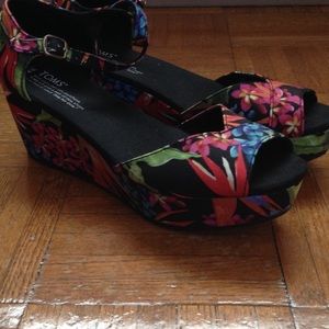 Toms wedges 🌺