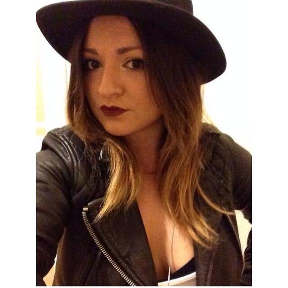 Meet your Posher, Lauren - Picture 1 of 1