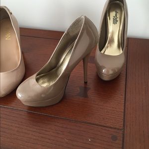 Tan heels barely worn