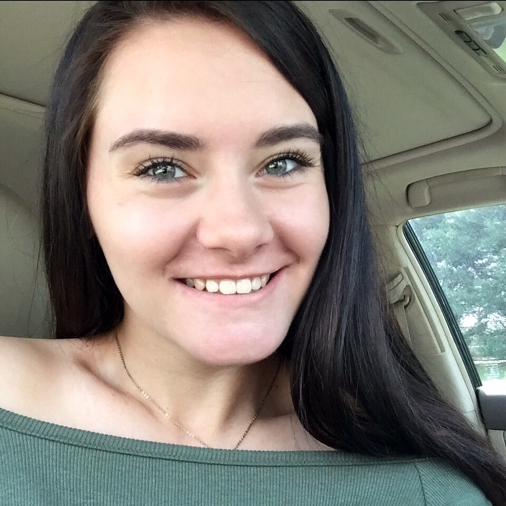 Meet your Posher, Carly