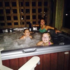 Meet your Posher, Shana