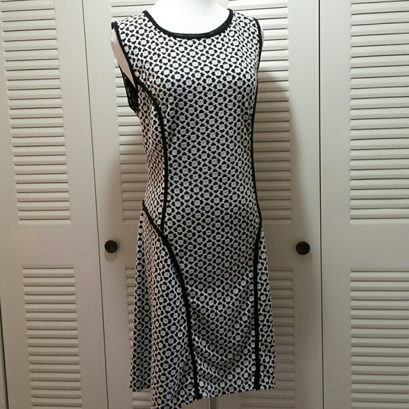 Max Studio Dresses & Skirts - Max Studio Black  & White  Dress