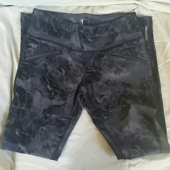 Zipper pocket leggings!