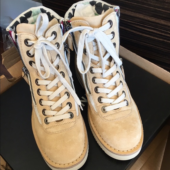 Chanel sport lace up shoes - Picture 4 of 4