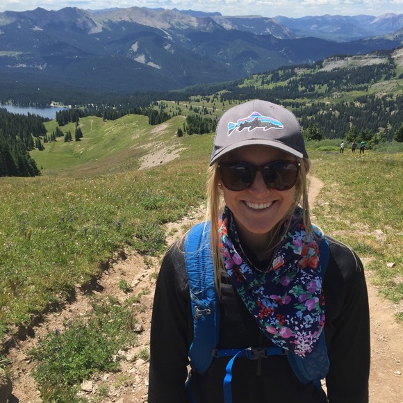 Meet your Posher, Danielle - Picture 3 of 3