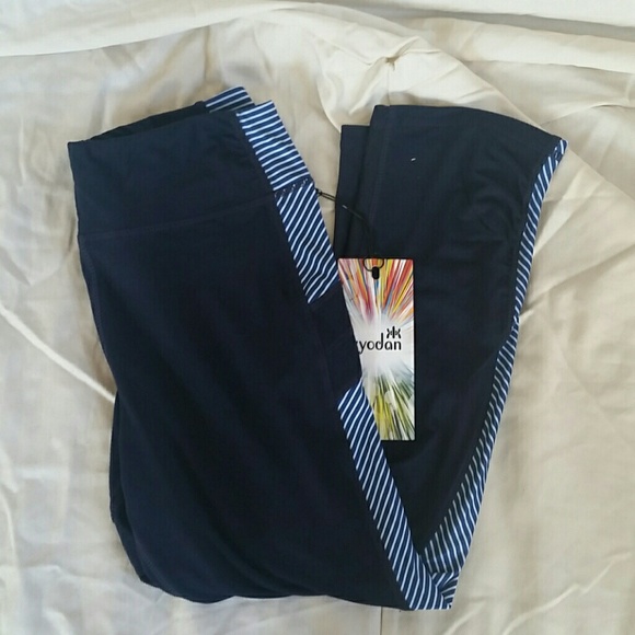 Blue striped capri leggings!