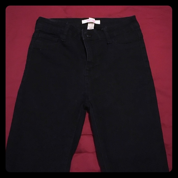 Black high waisted skinny jeans 🎁