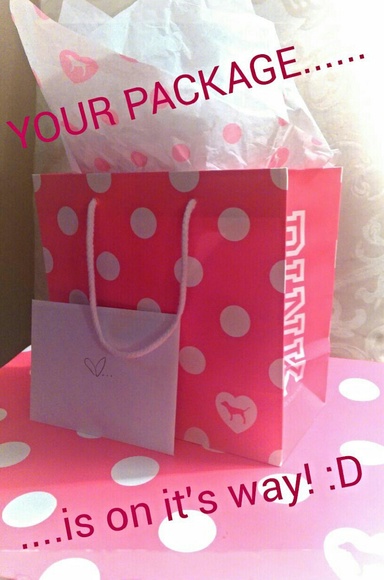 YAYY!! SOLD MY FIRST NWT PINK VS ITEM!! :D