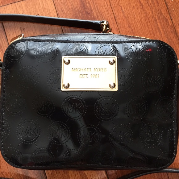 💥sold on tradesy💥 Mk logo crossbody - Picture 2 of 4