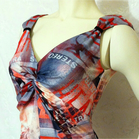 New Artsy Dress - Picture 3 of 3