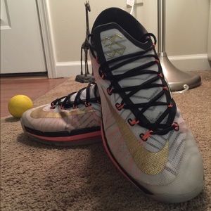 KD 6's limited gold addition