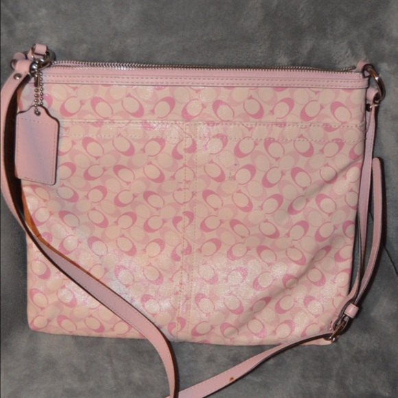 💯% Authentic Coach crossbody and small makeup bag - Picture 1 of 3