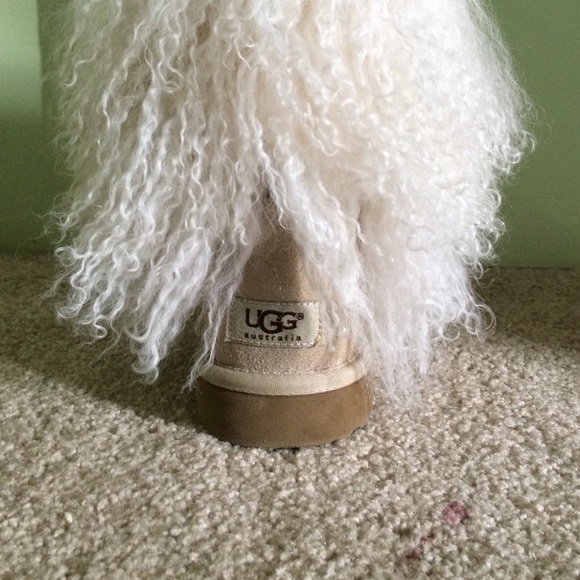 Tan Fury Uggs - Picture 2 of 3