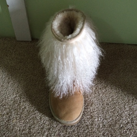 Tan Fury Uggs - Picture 3 of 3