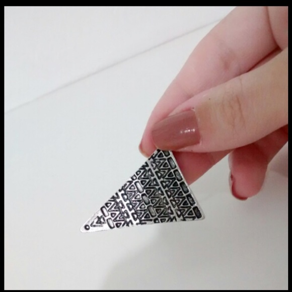 Triangle ring - Picture 3 of 4