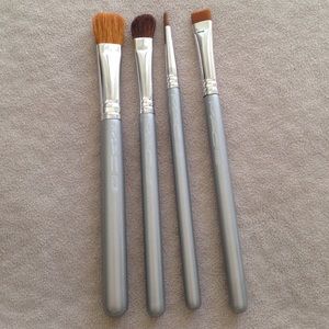 MAC Cosmetics mini eye brush set