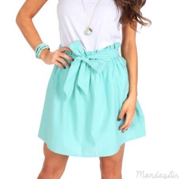 This listing is a Pink bow skirt