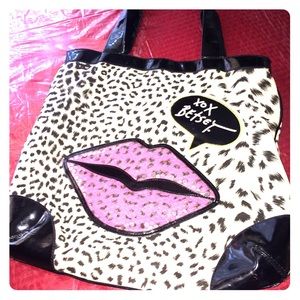 Betseyville Shoulder Tote ✨