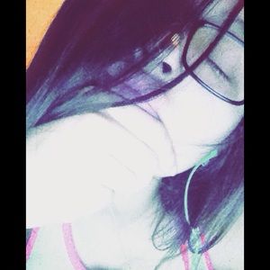 Meet your Posher, Crystal