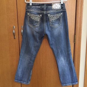 Miss Me Mid-Rise Easy Crop capris