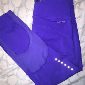 Nike Epic Lux Crop (PRICE DROPPED)