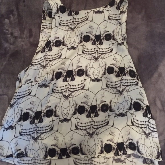 LF high neck backless skull blouse