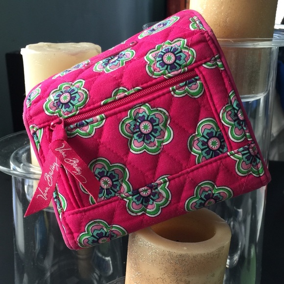 ⚡️SummerSale⚡️Vera Bradley wallet - Picture 3 of 4