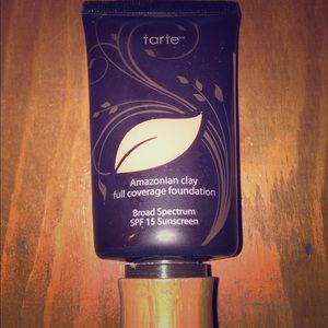 Tarte Foundation- Fair-Light Honey