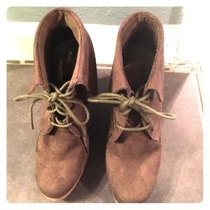 Mossimo size 8.5 suede wedge booties