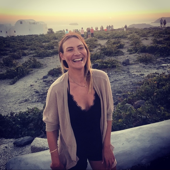 Meet your Posher, Tara - Picture 2 of 3