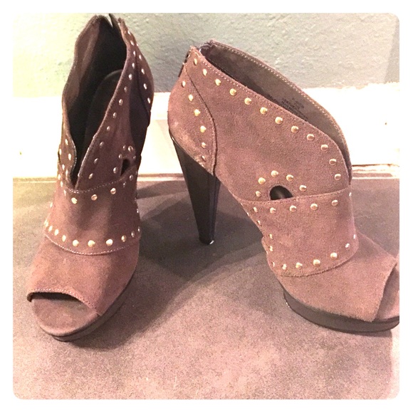 Open toes booties