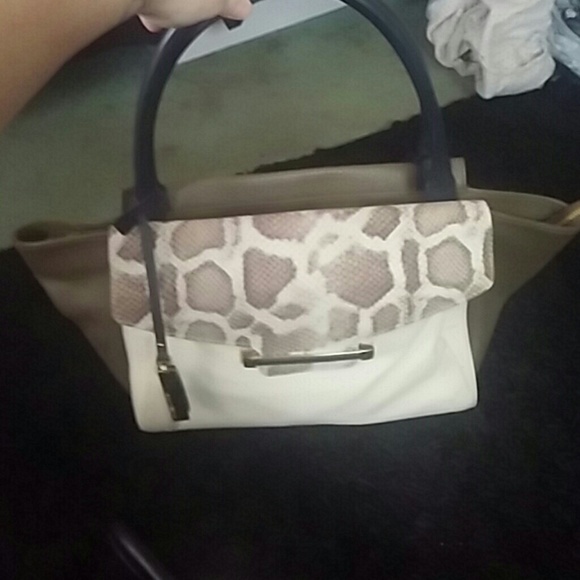 Selling beautiful Vince camuto bag
