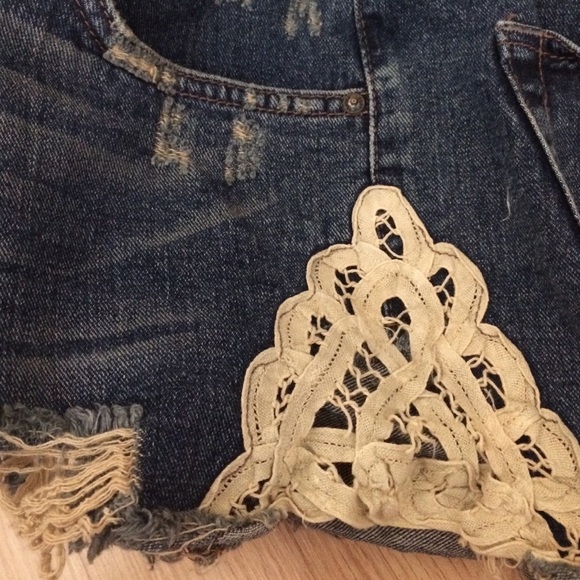Distressed Free People shorts - Picture 3 of 4