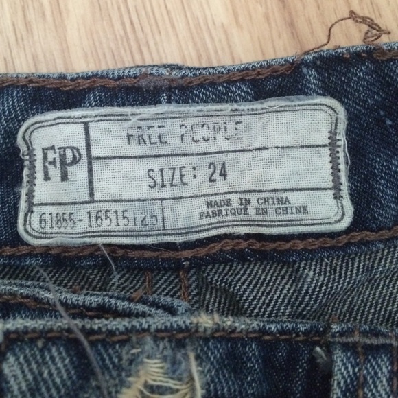 Distressed Free People shorts - Picture 4 of 4