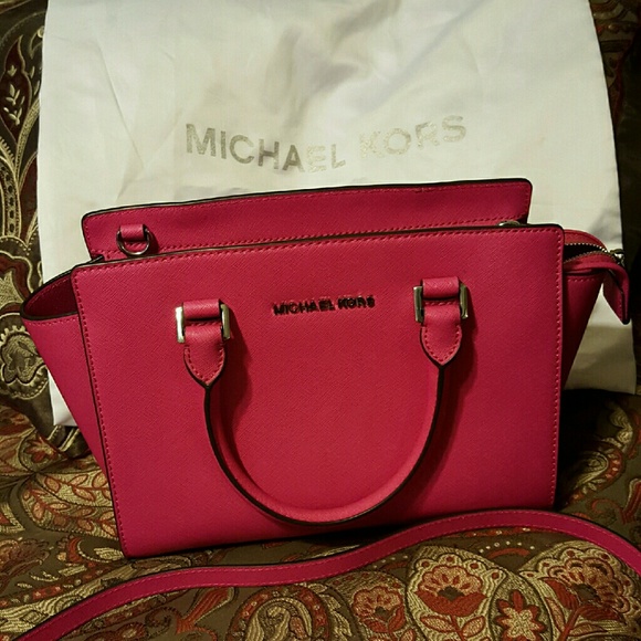 MICHAEL Michael Kors Handbags - SOLD!!! Stunning Michael Kors Medium Selma