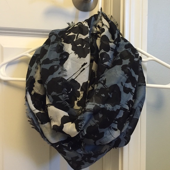 Scarf - Picture 1 of 1