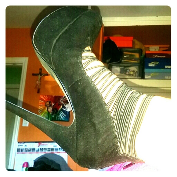 Black heels 👠 - Picture 2 of 4