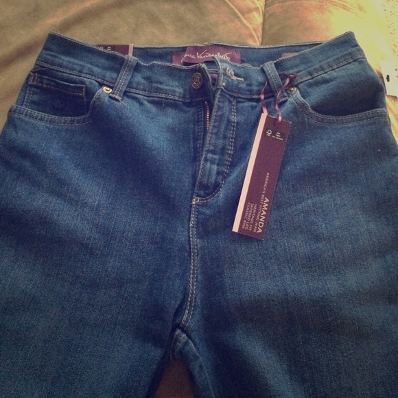 Gloria Vanderbilt jeans NEW WITH TAGS size 4p