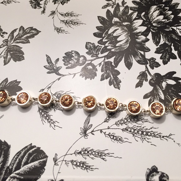 Sold in bundle - Picture 2 of 4