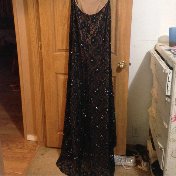 JOHNATHAN KAYNE PROM DRESS - Picture 3 of 4
