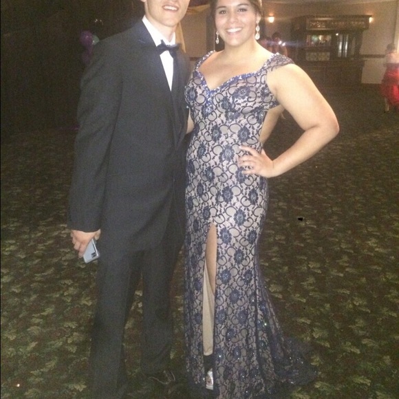 JOHNATHAN KAYNE PROM DRESS - Picture 4 of 4